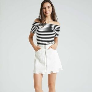 Tronjori White A Line Distressed Ripped Denim Skirt Frayed Hem Front Zip size M